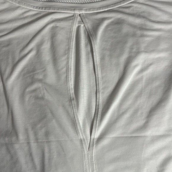 Calme sleeveless yoga top keyhole back - Picture 6 of 7